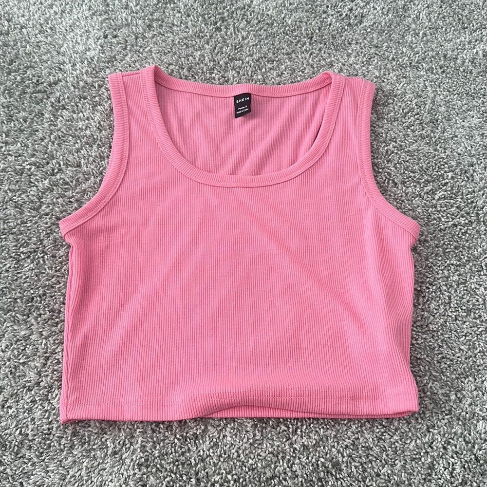 Pink cropped tank top